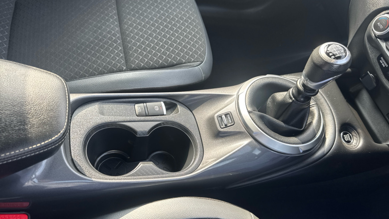 Nissan Juke 1.0 DiG-T 114 N-Connecta 5dr Petrol Hatchback